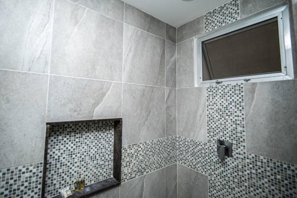 Marea306 Modern Close To The Beaches Apartment