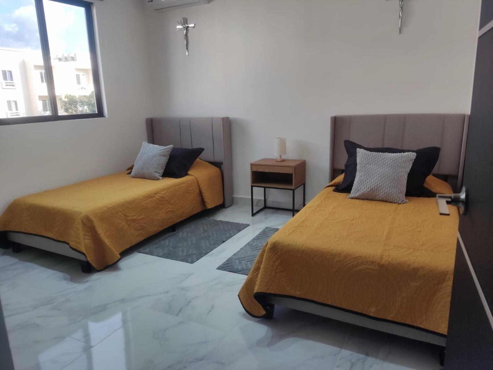 Moderno 2 En Condominio, *