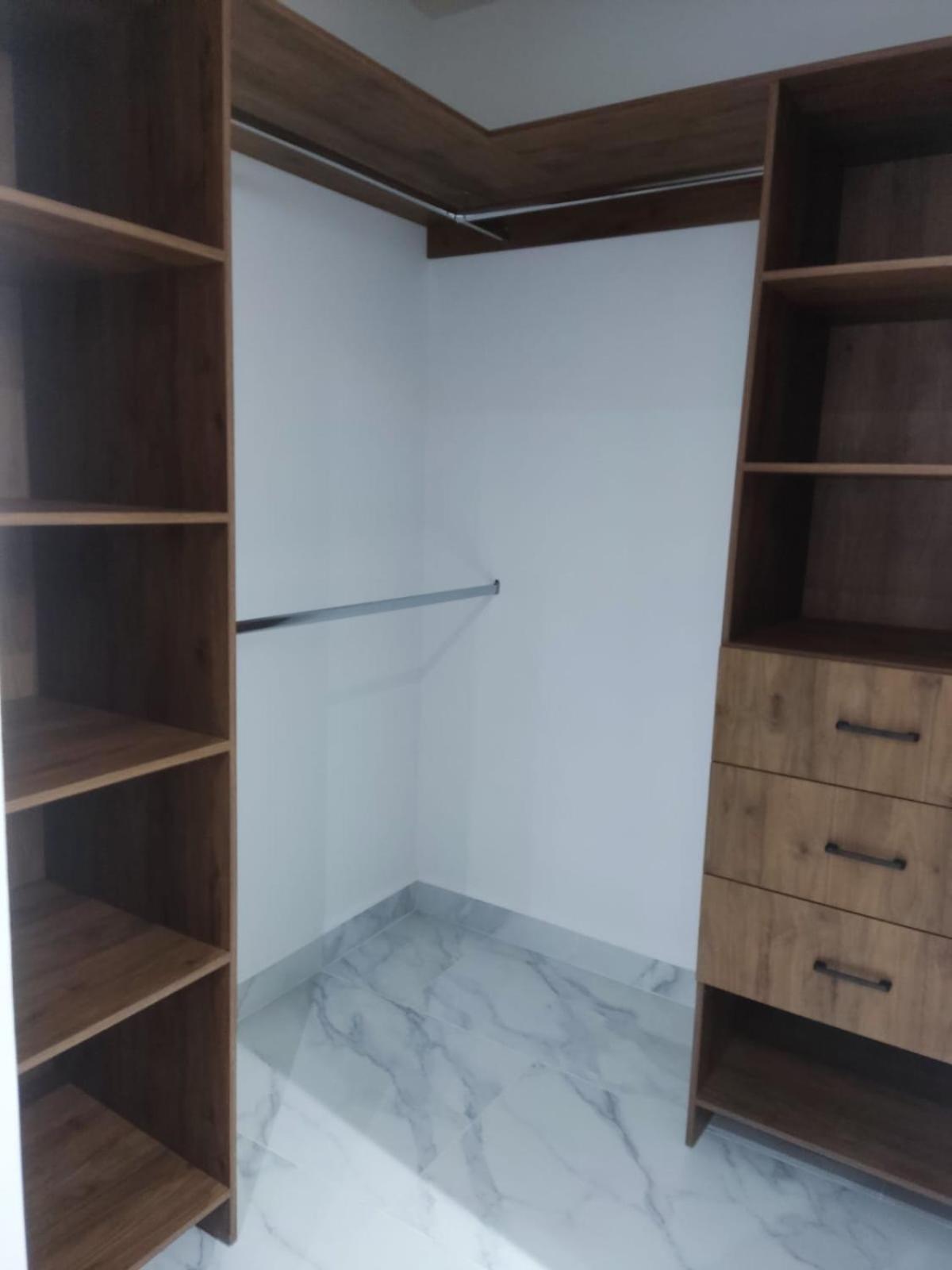 Moderno 2 En Condominio, Apartment *