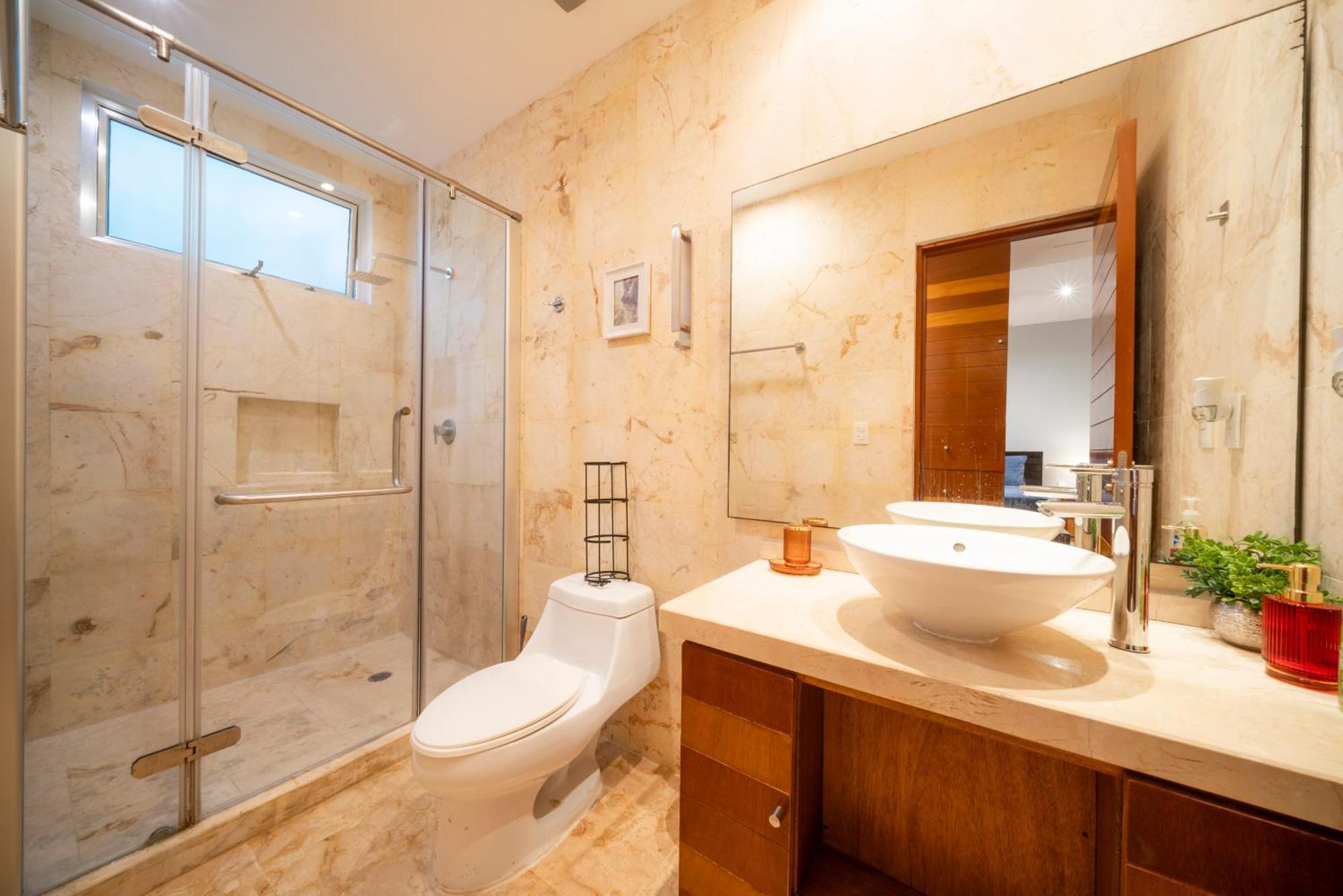 Modern 2 Bedroom With Pool - Near To The - Casa Del Mar 113 *