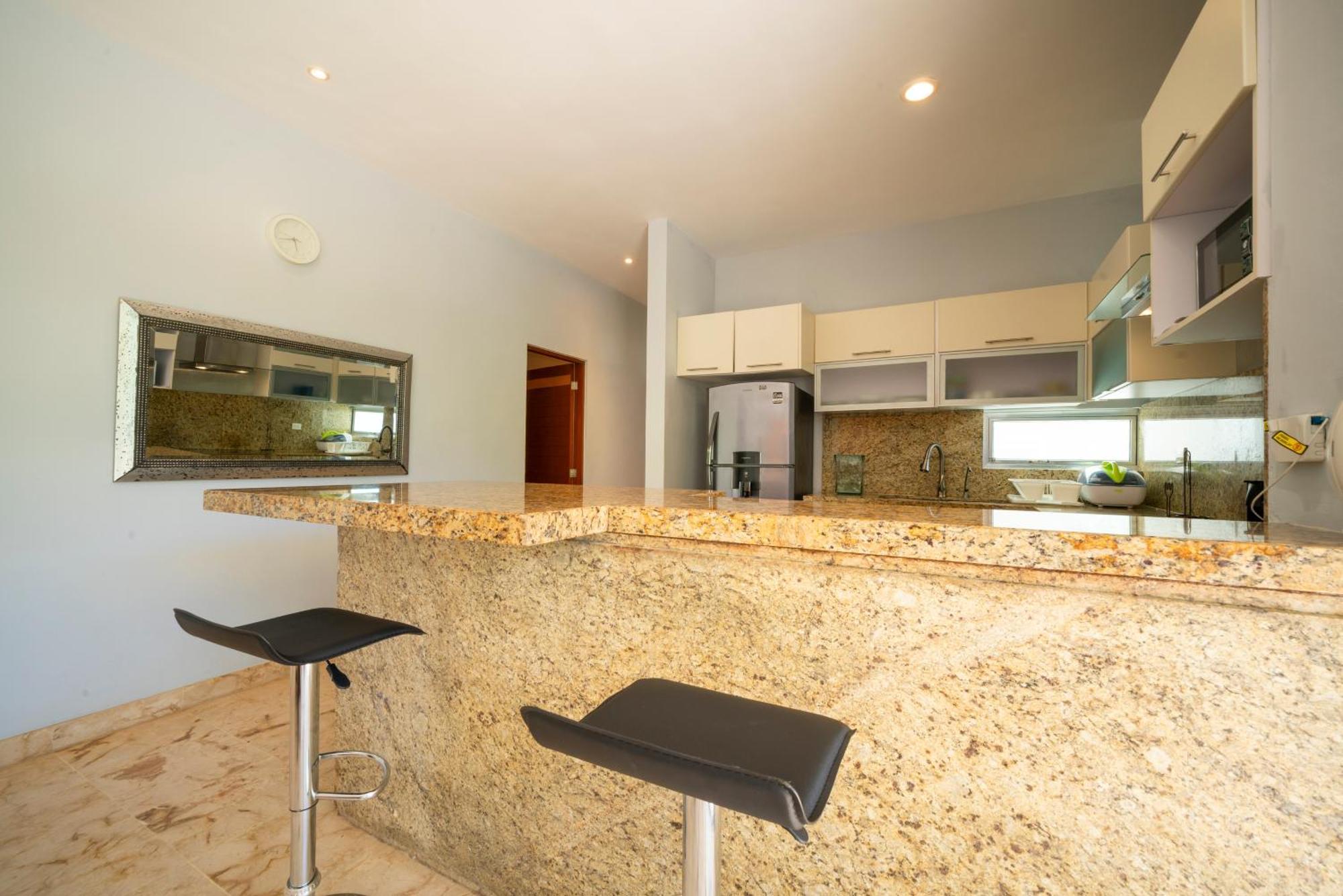Modern 2 Bedroom With Pool - Near To The - Casa Del Mar 113 Playa del Carmen