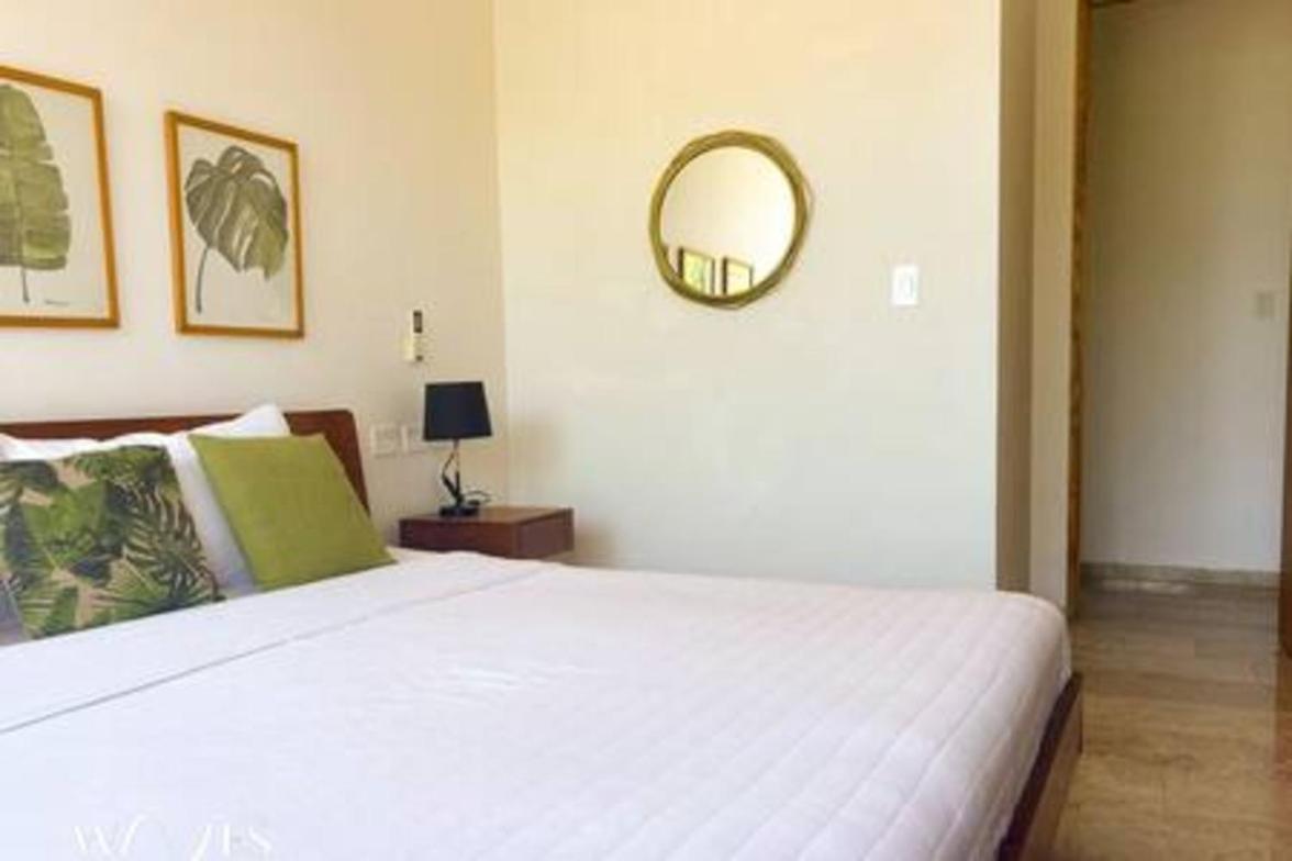 Luminous 1 Br. Steps Away From The * Playa del Carmen