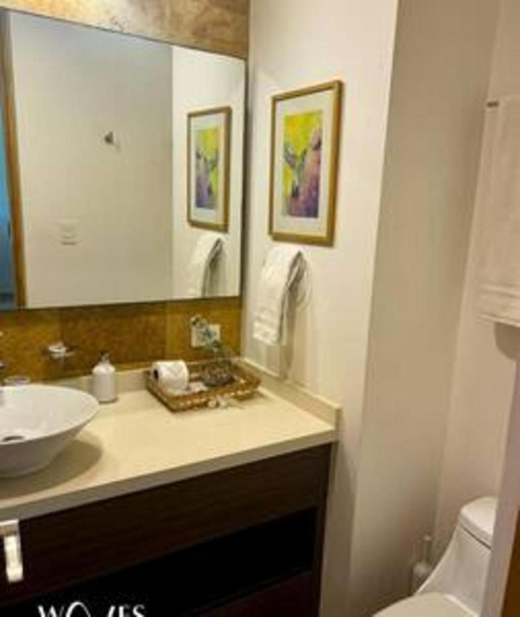 Luminous 1 Br. Steps Away From The Apartment