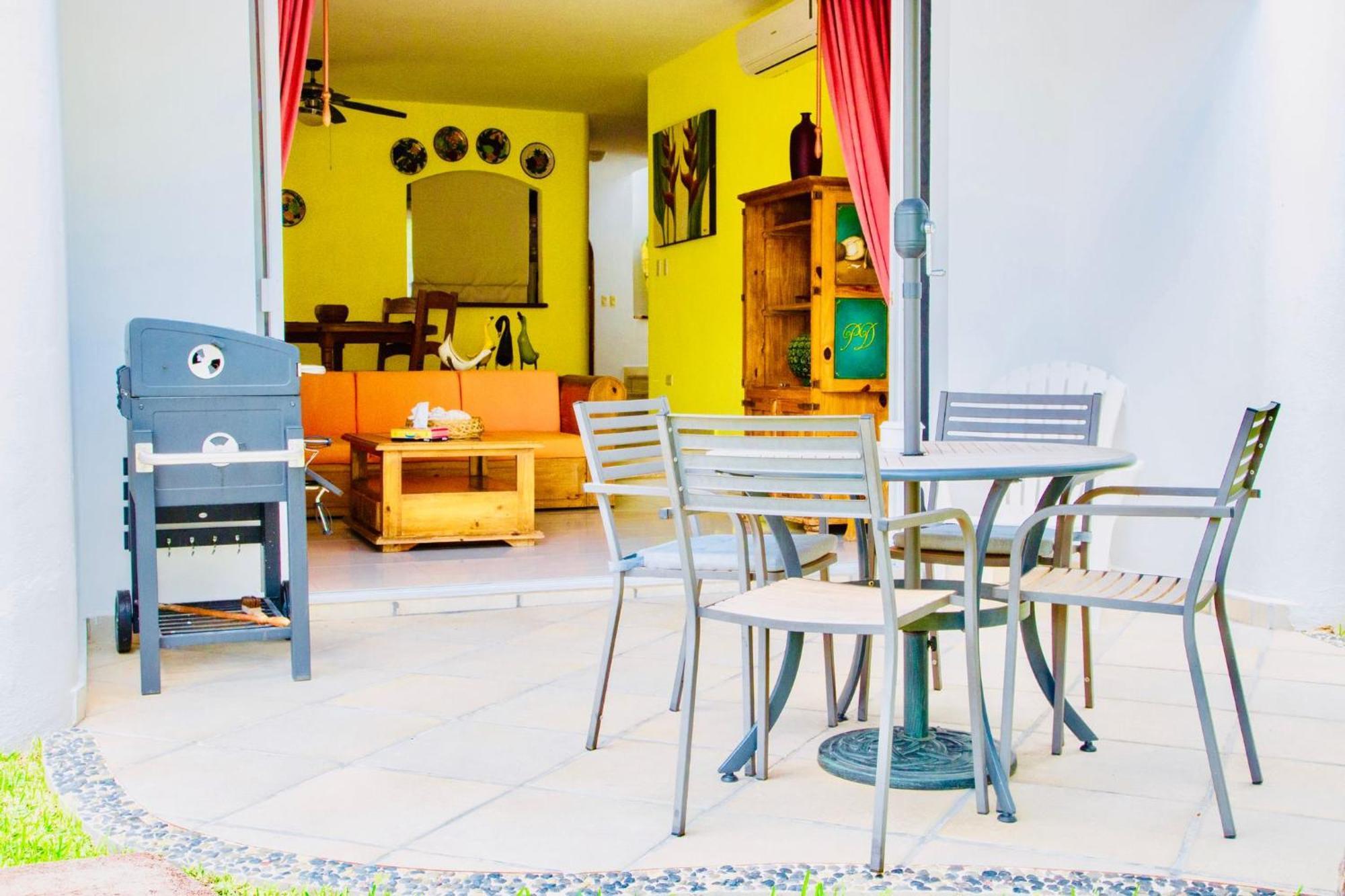Biệt thự Gorgeous With Pool E7 Playacar Phase 2 *