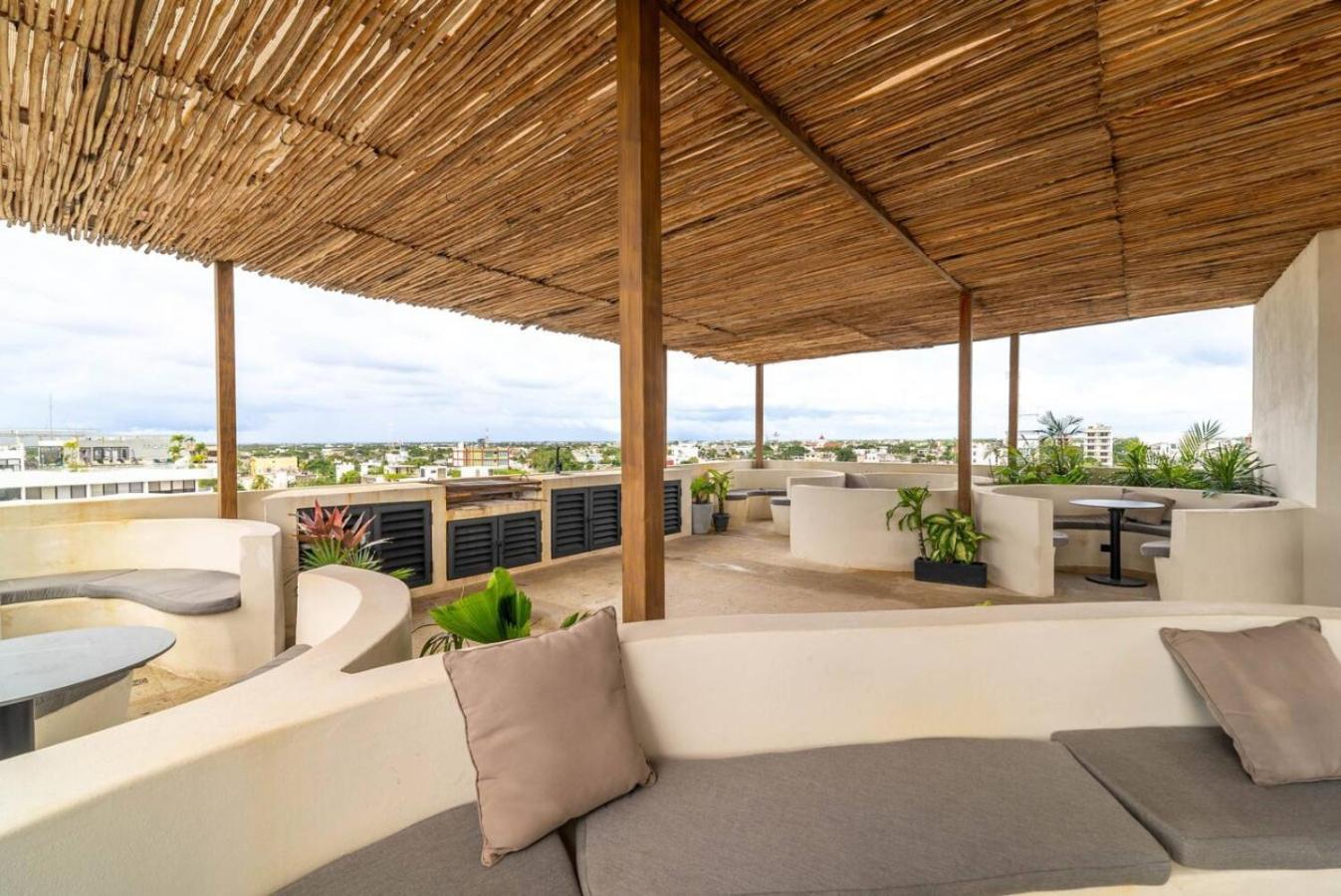 Holiday home Lux With Rooftop Pool, Walk To And 5th Ave