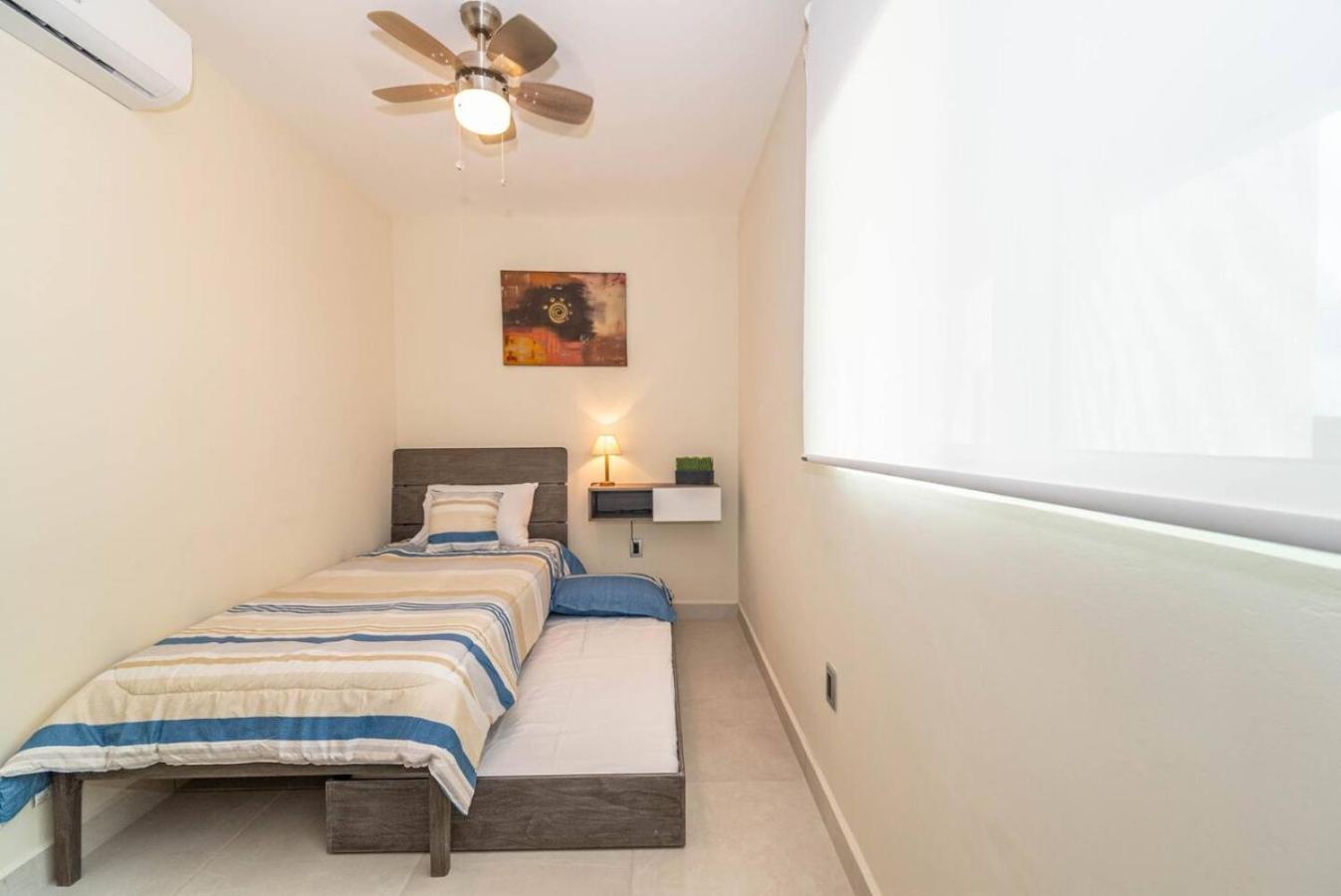 Stylish 2 Bedroom With Balcony, Rooftop Pool, Hottub Holiday home