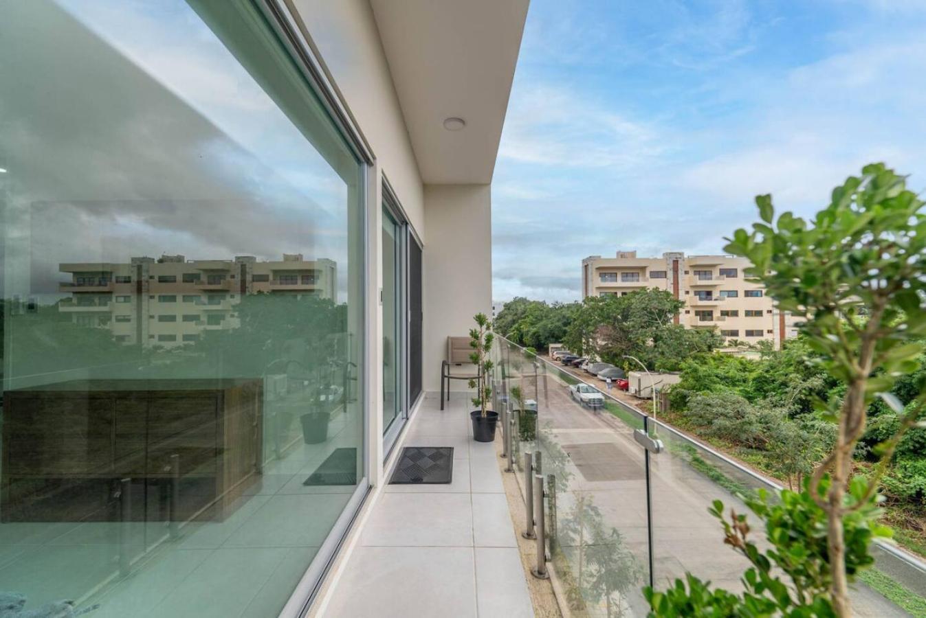 Holiday home Stylish 2 Bedroom With Balcony, Rooftop Pool, Hottub Playa del Carmen