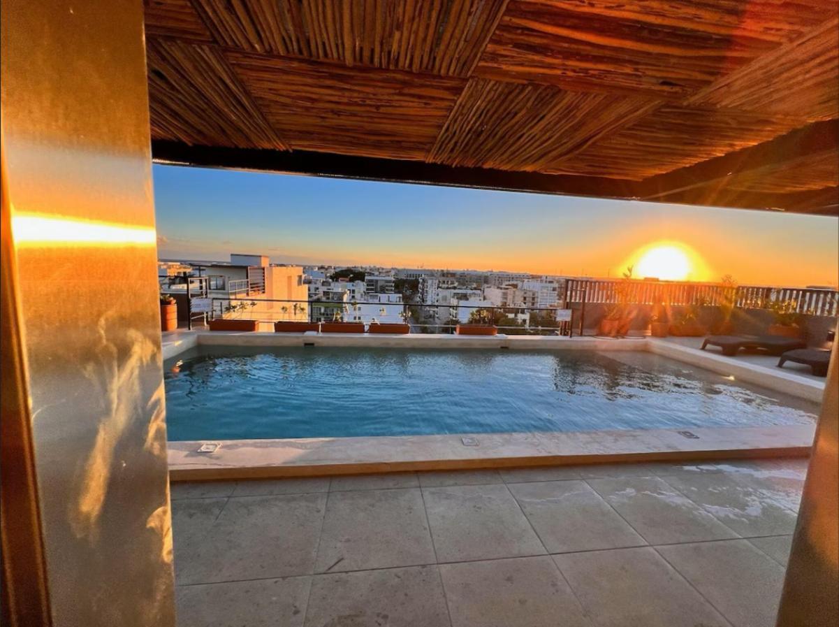 Apartment Stylish Condo, 2bdr, Steps To 5th Ave, Close To Beach! *