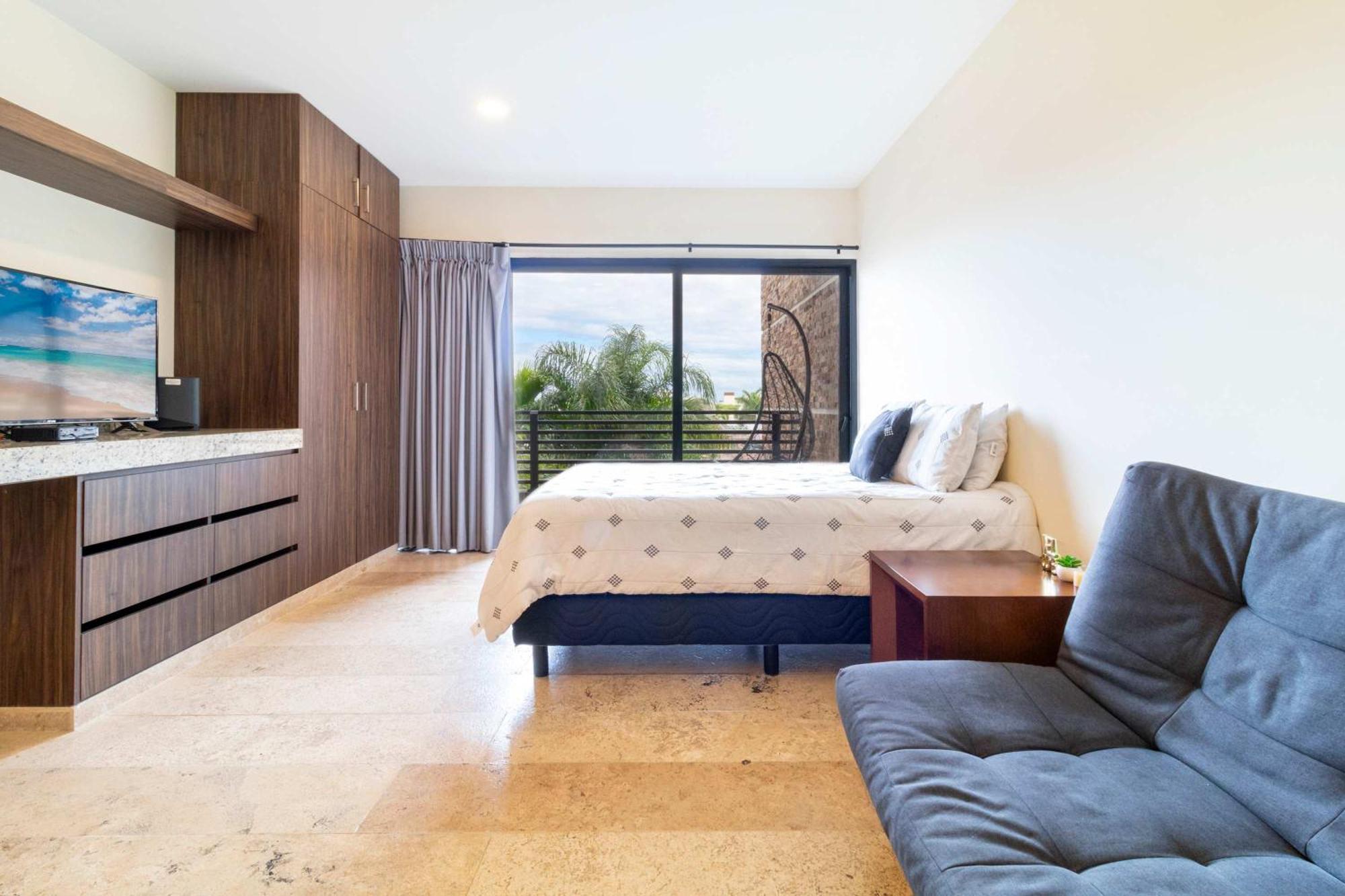 Cozy Loft In 1 Bedroom Apartment