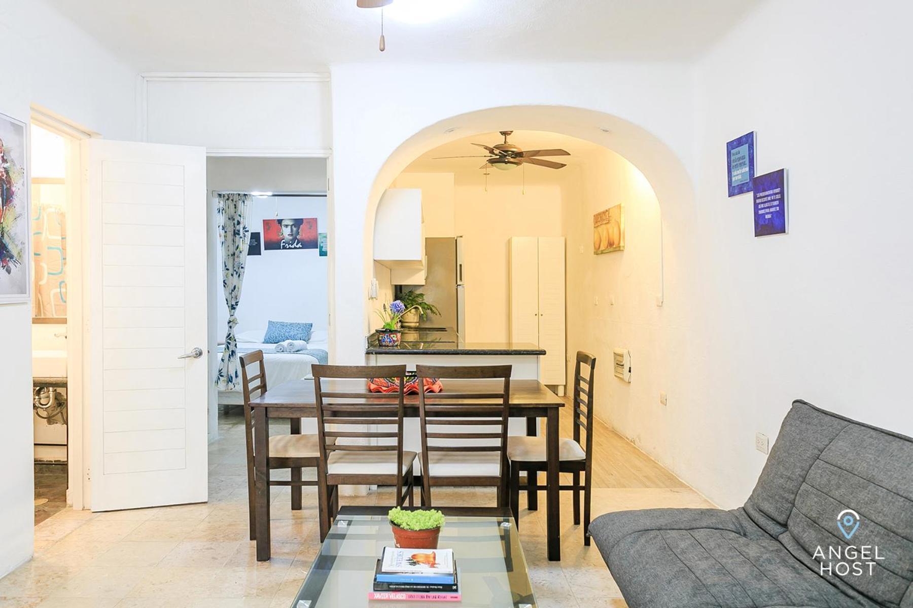 Amazing Location Steps To & Nightlife Apartment Playa del Carmen