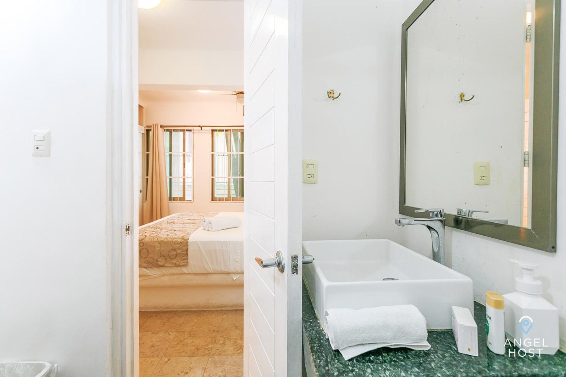 Amazing Location Steps To & Nightlife Playa del Carmen