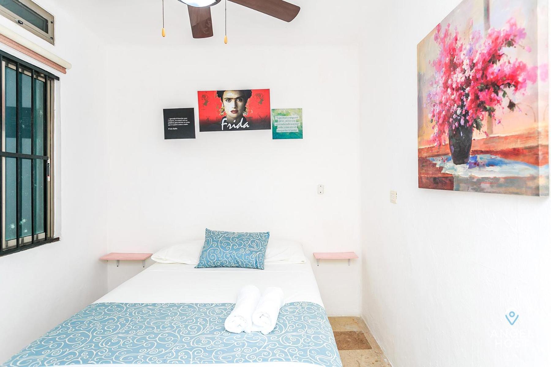 Amazing Location Steps To & Nightlife Apartment *