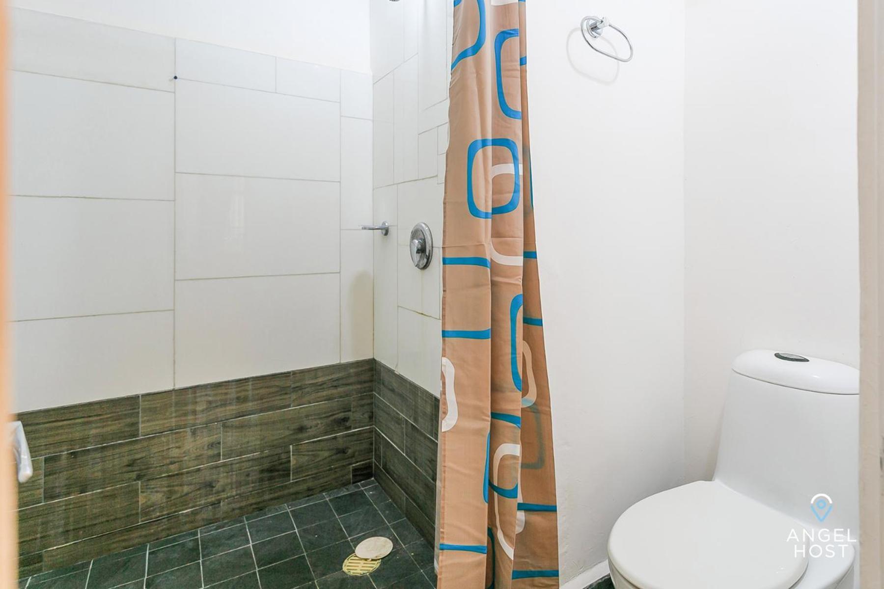 Apartment Amazing Location Steps To & Nightlife *