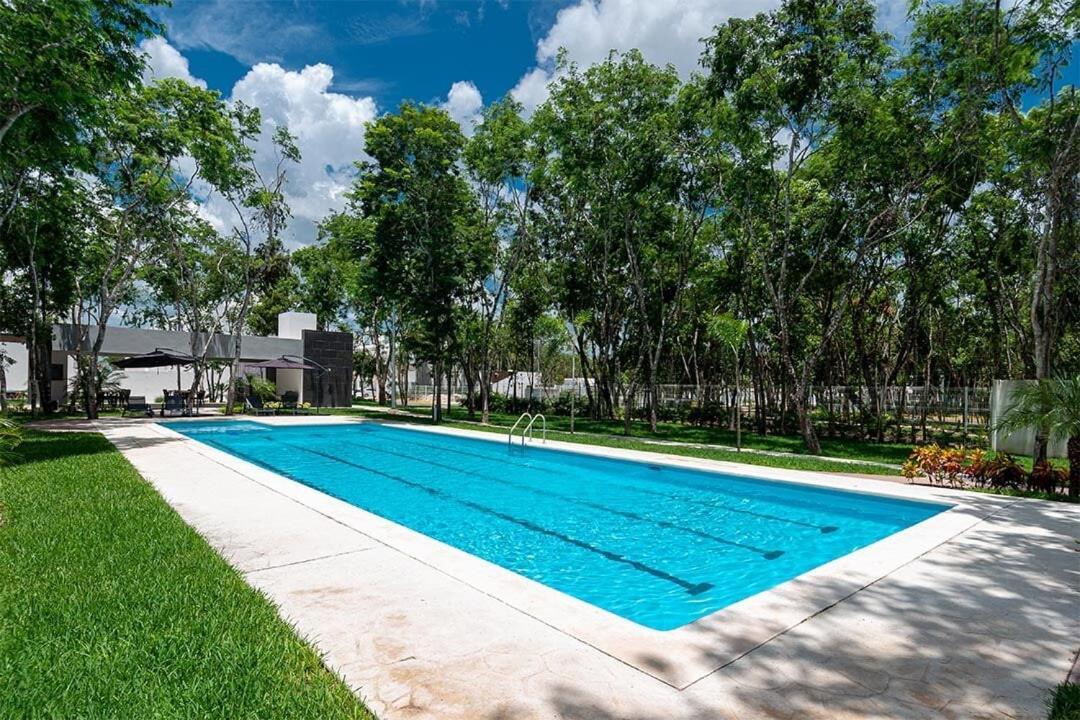 Casa Holkan, *