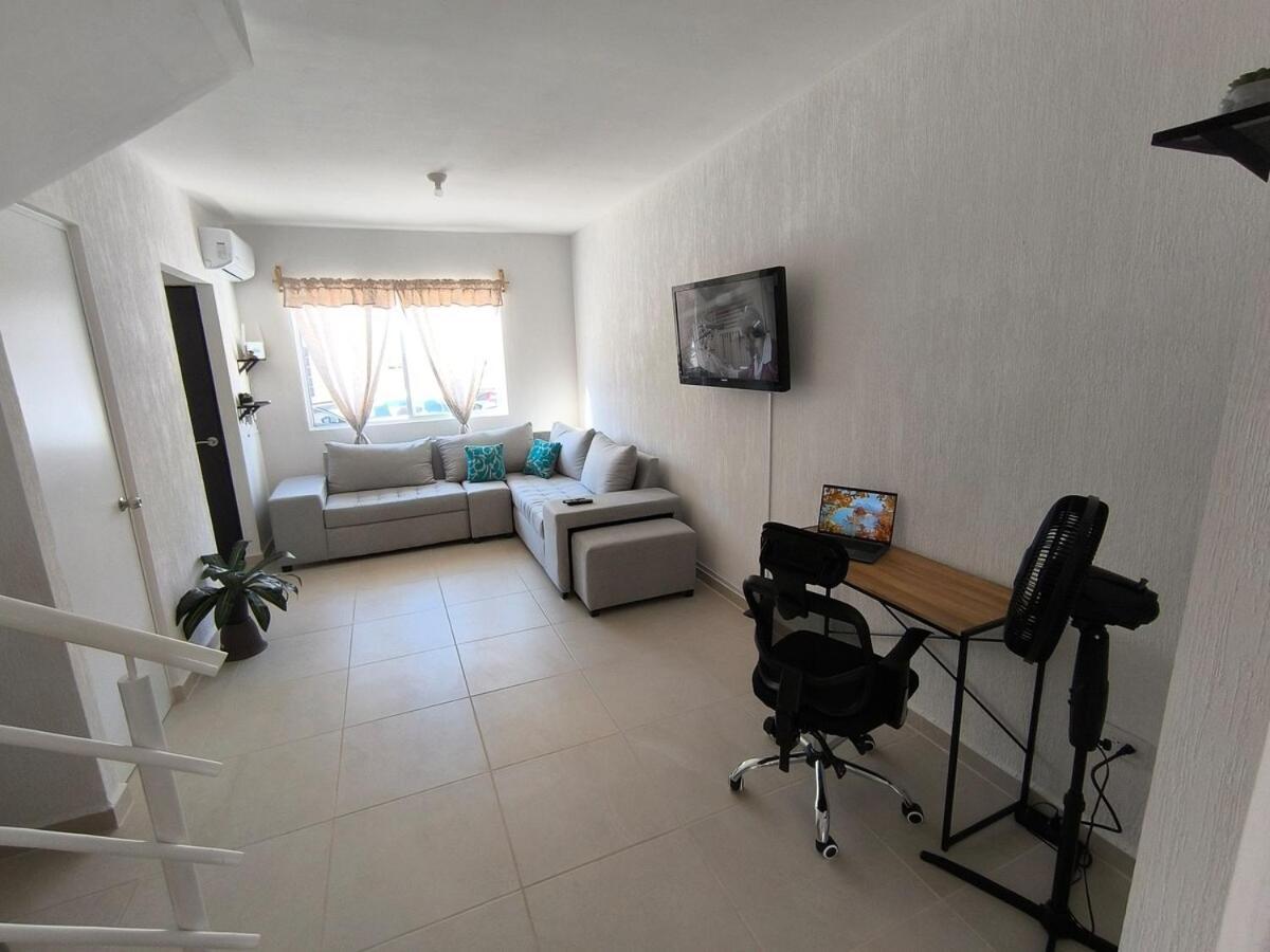 Casa Holkan, *