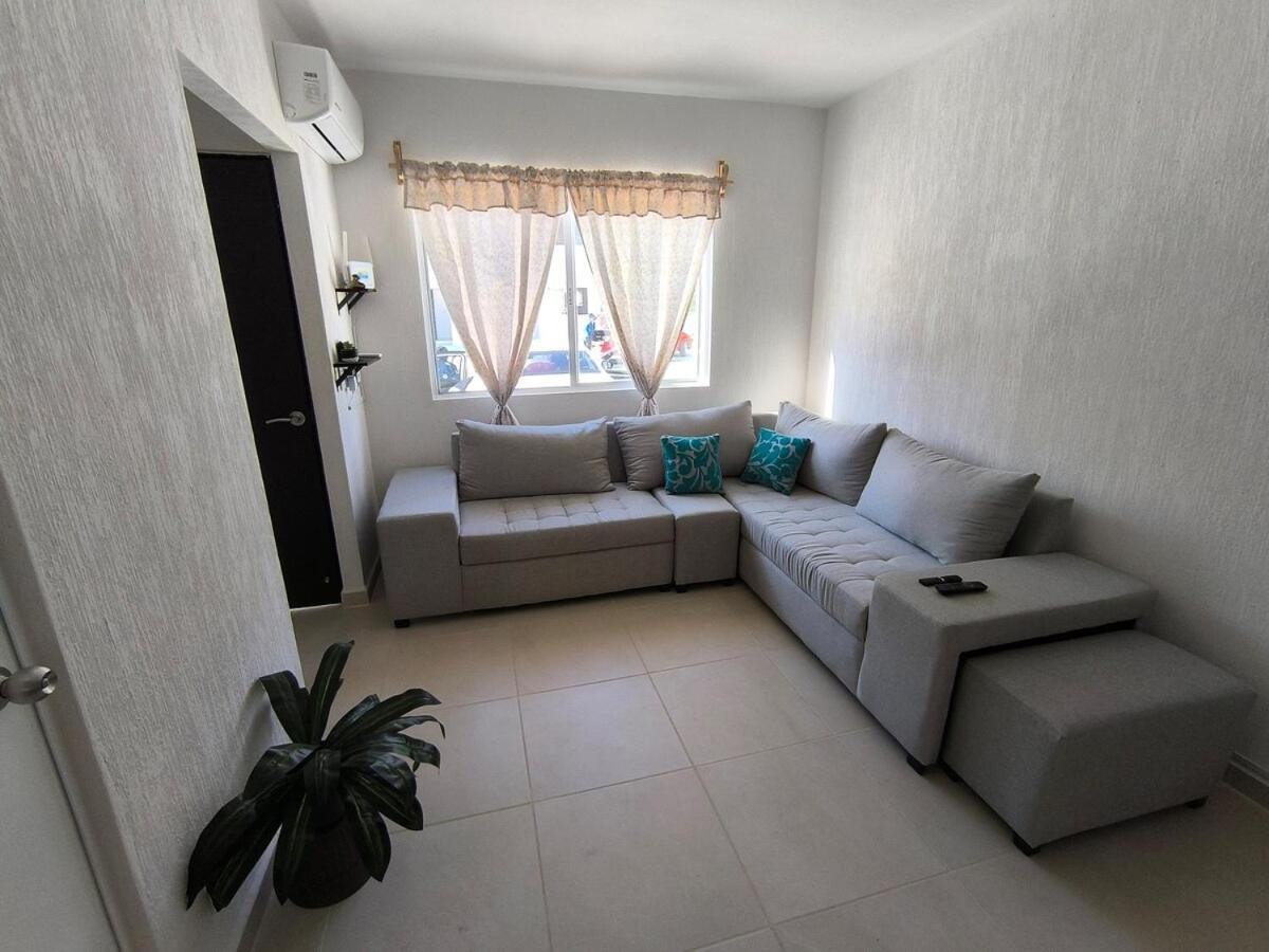 Casa Holkan, *