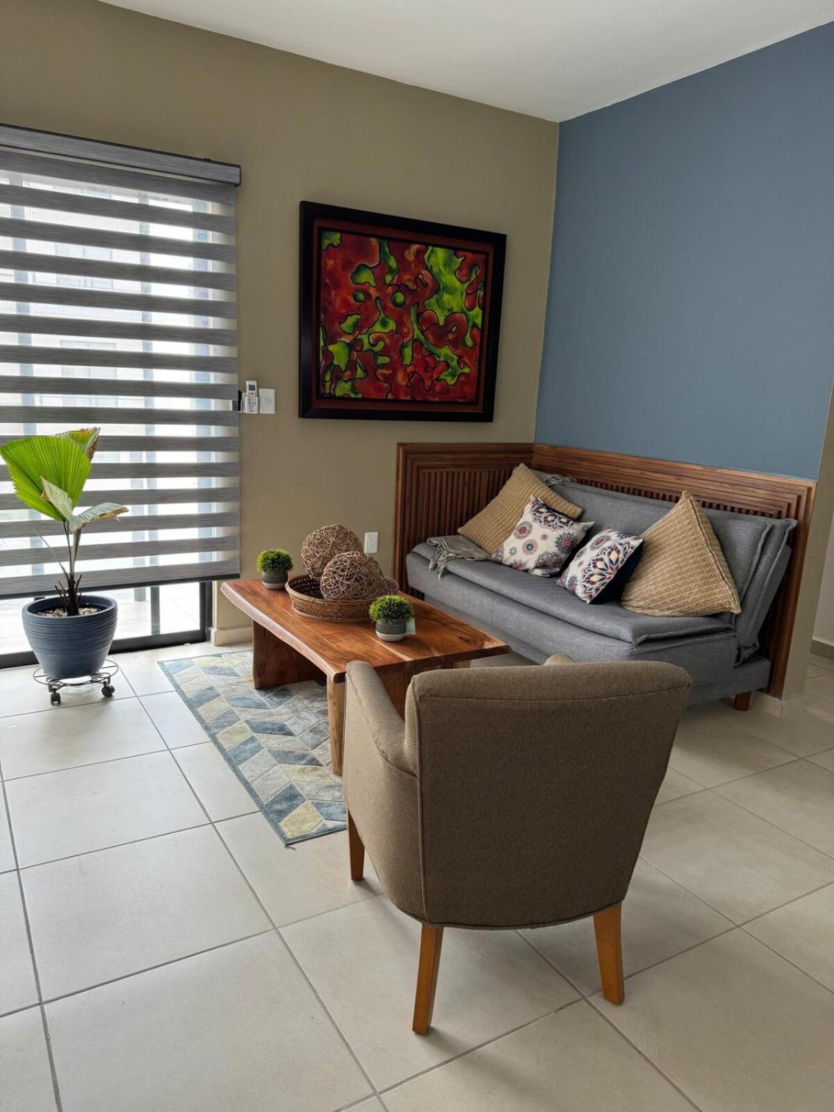 Apartment Comfortable And Attractive