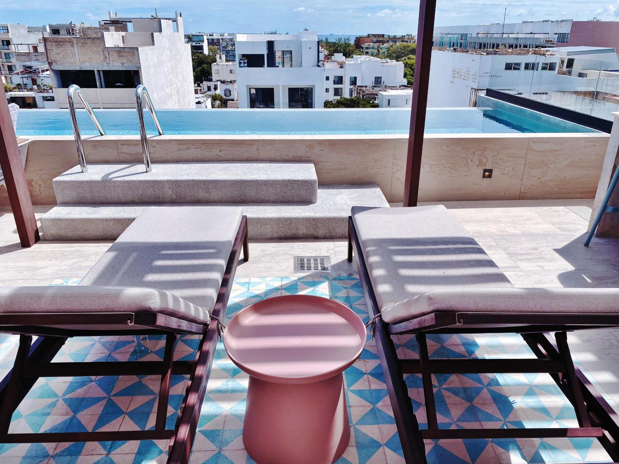 Brand New In 4th Floor With Balcony And Elevator Apartment Playa del Carmen