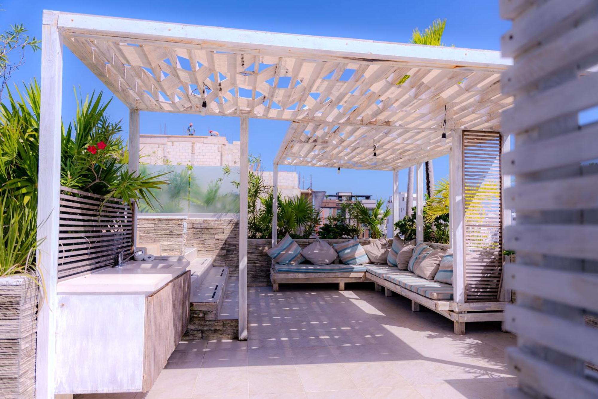 Newport House By Casago *