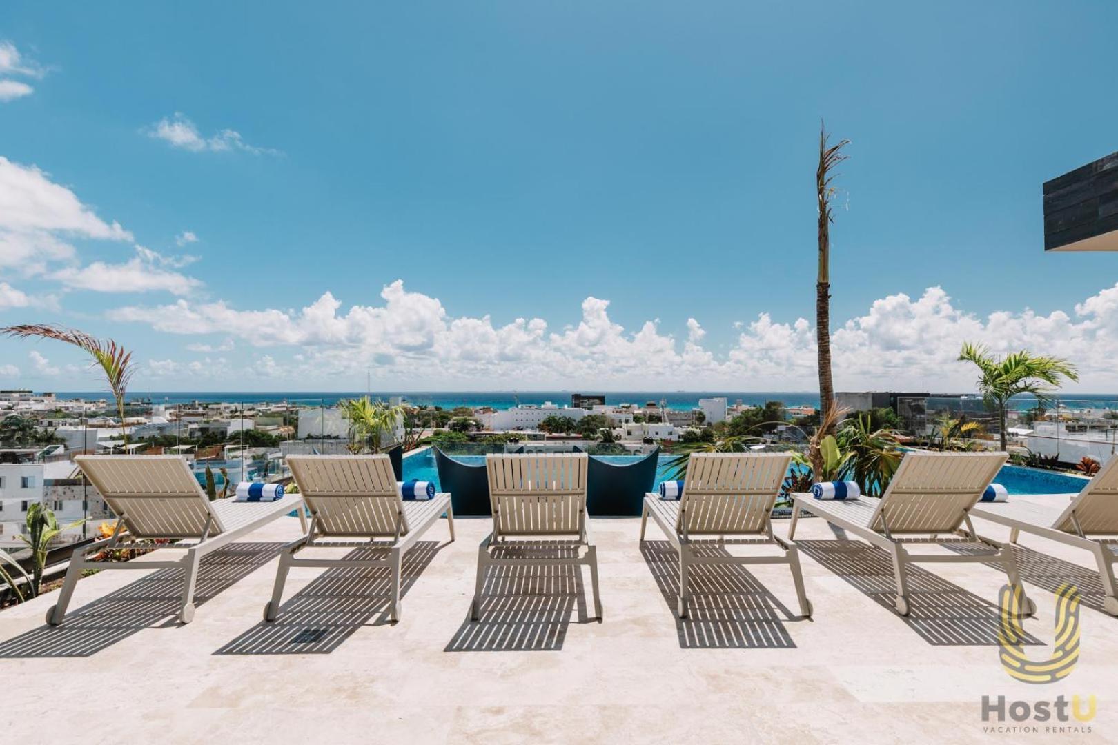 Luxury Dep Whit Pool