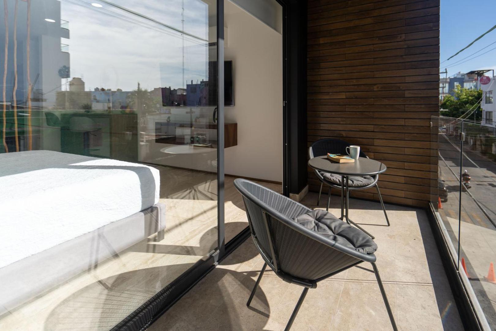 Luxury Dep Whit Pool *
