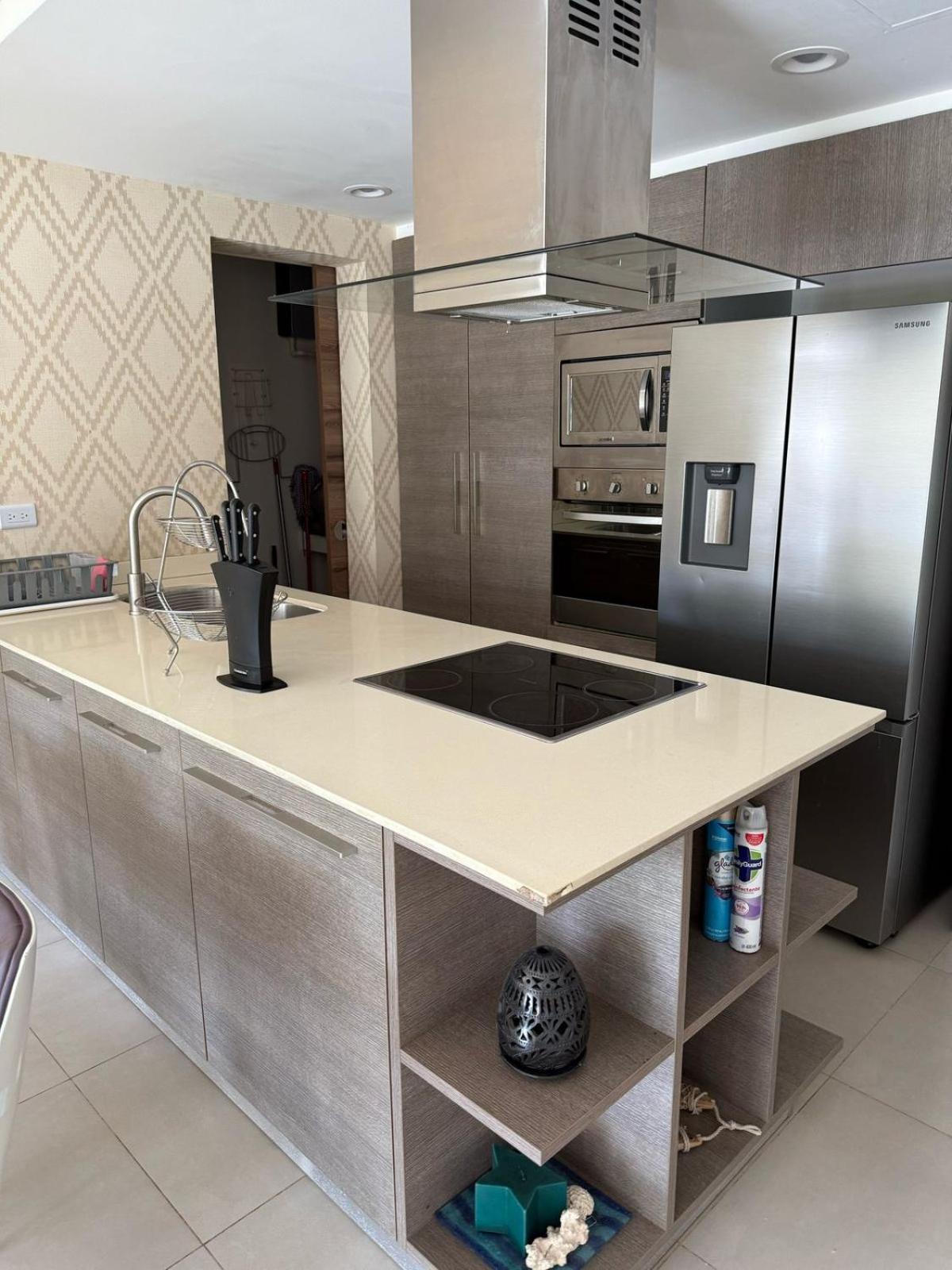 Apartment In With Private