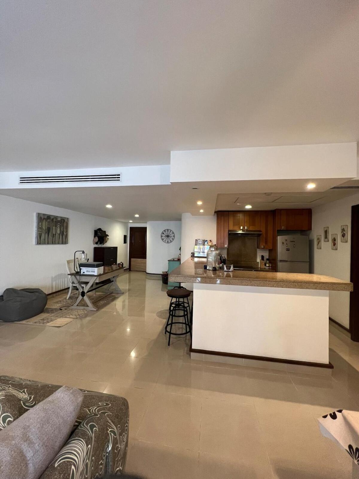 Quiet 3 Bedrooms, 2 Swimming Pools, 5th Avenue, The Sea Is Nearby!