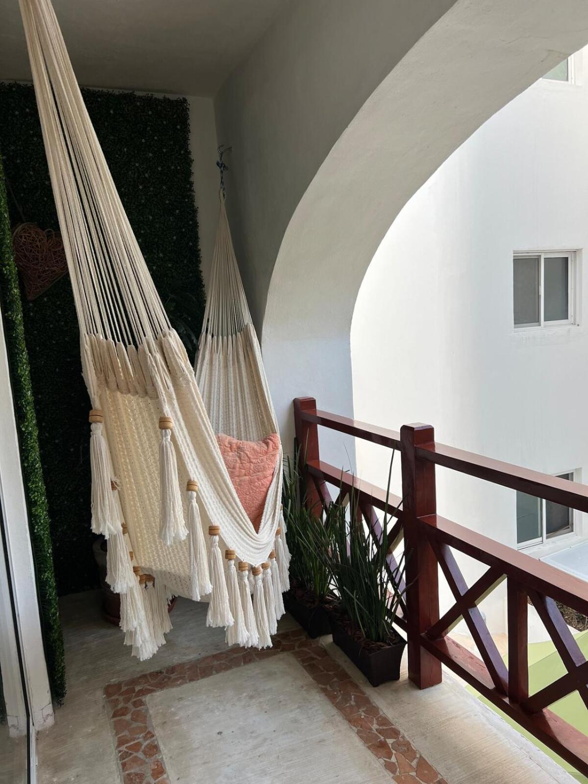 Quiet 3 Bedrooms, 2 Swimming Pools, 5th Avenue, The Sea Is Nearby! * Playa del Carmen