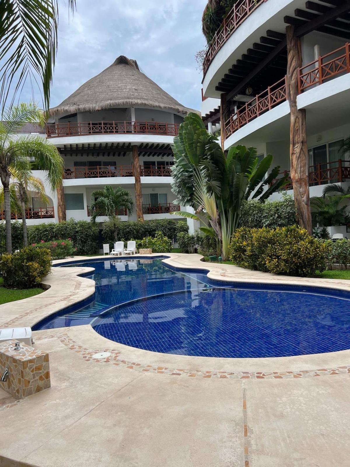 Quiet 3 Bedrooms, 2 Swimming Pools, 5th Avenue, The Sea Is Nearby! Playa del Carmen