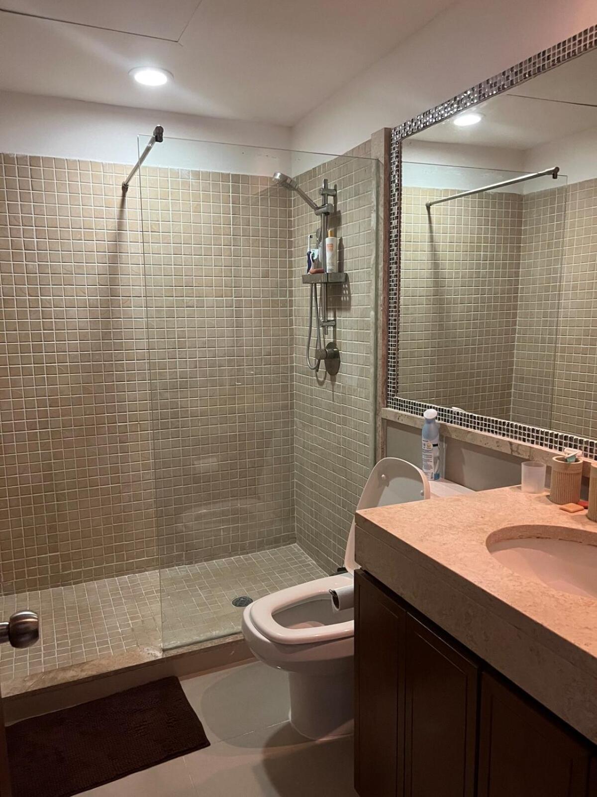Quiet 3 Bedrooms, 2 Swimming Pools, 5th Avenue, The Sea Is Nearby! *