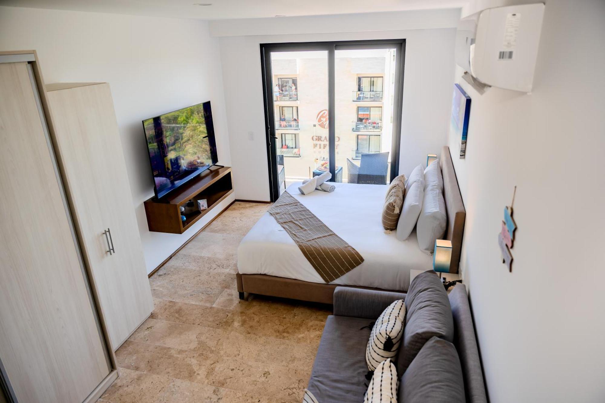 Apartment Sea Tower By Casago
