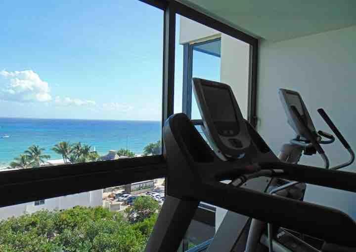 5th Avenue Quiet Luxury With Jacuzzi Beachfront Apartment *