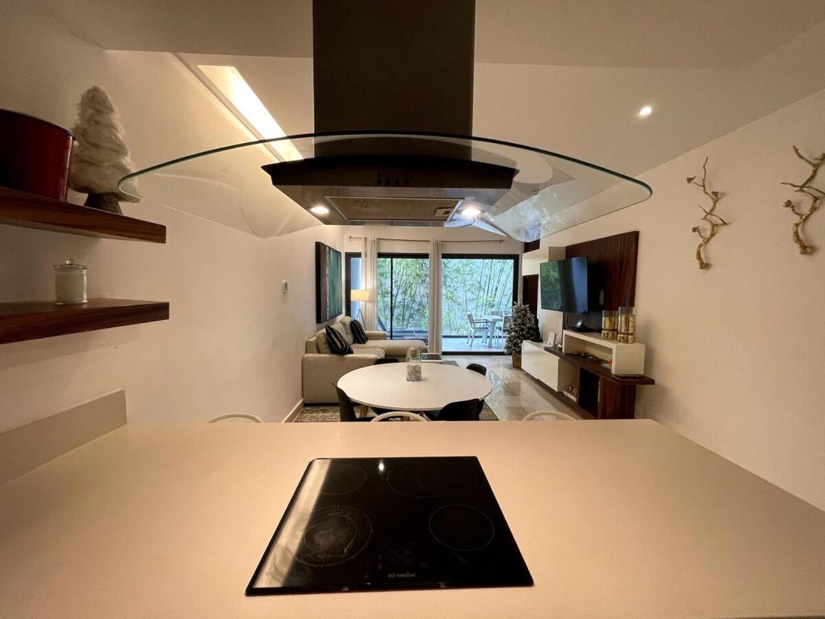 5th Avenue Quiet Luxury With Jacuzzi Beachfront Apartment *