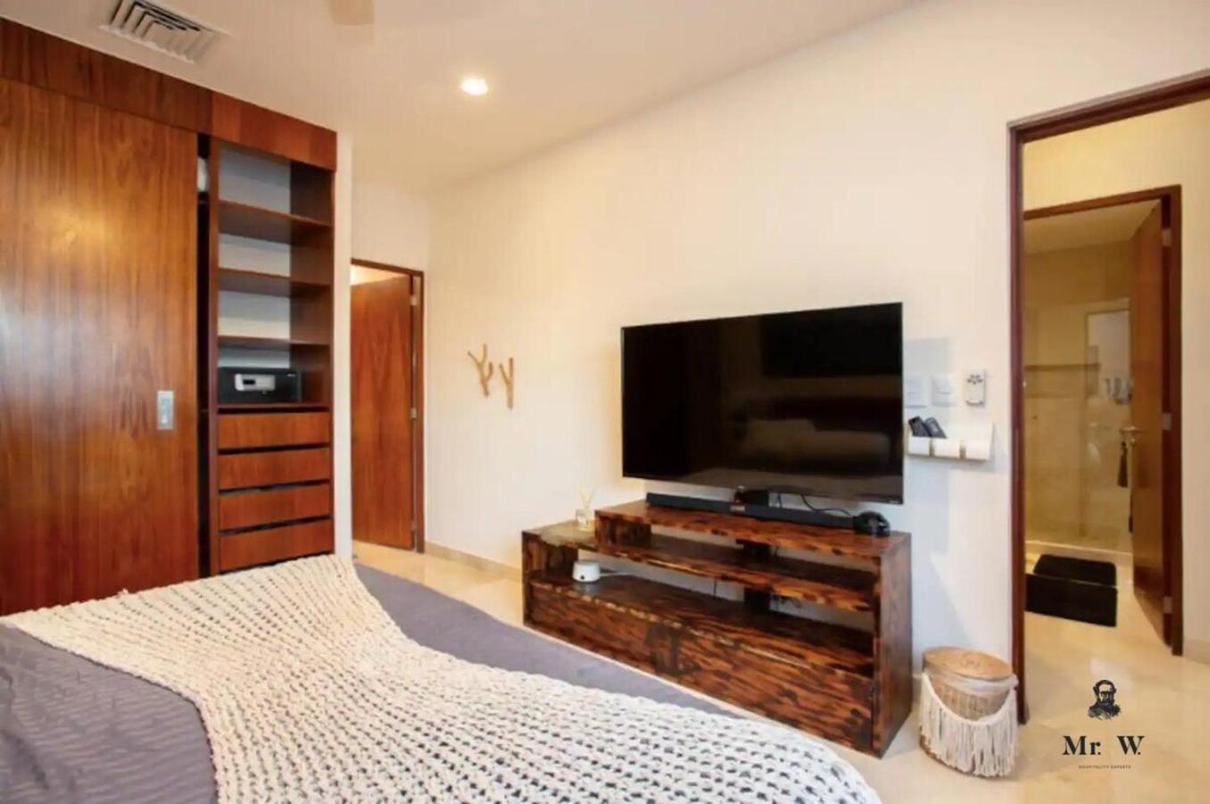 Private Pool Ph, Walk To Beach, 38th & 5th *