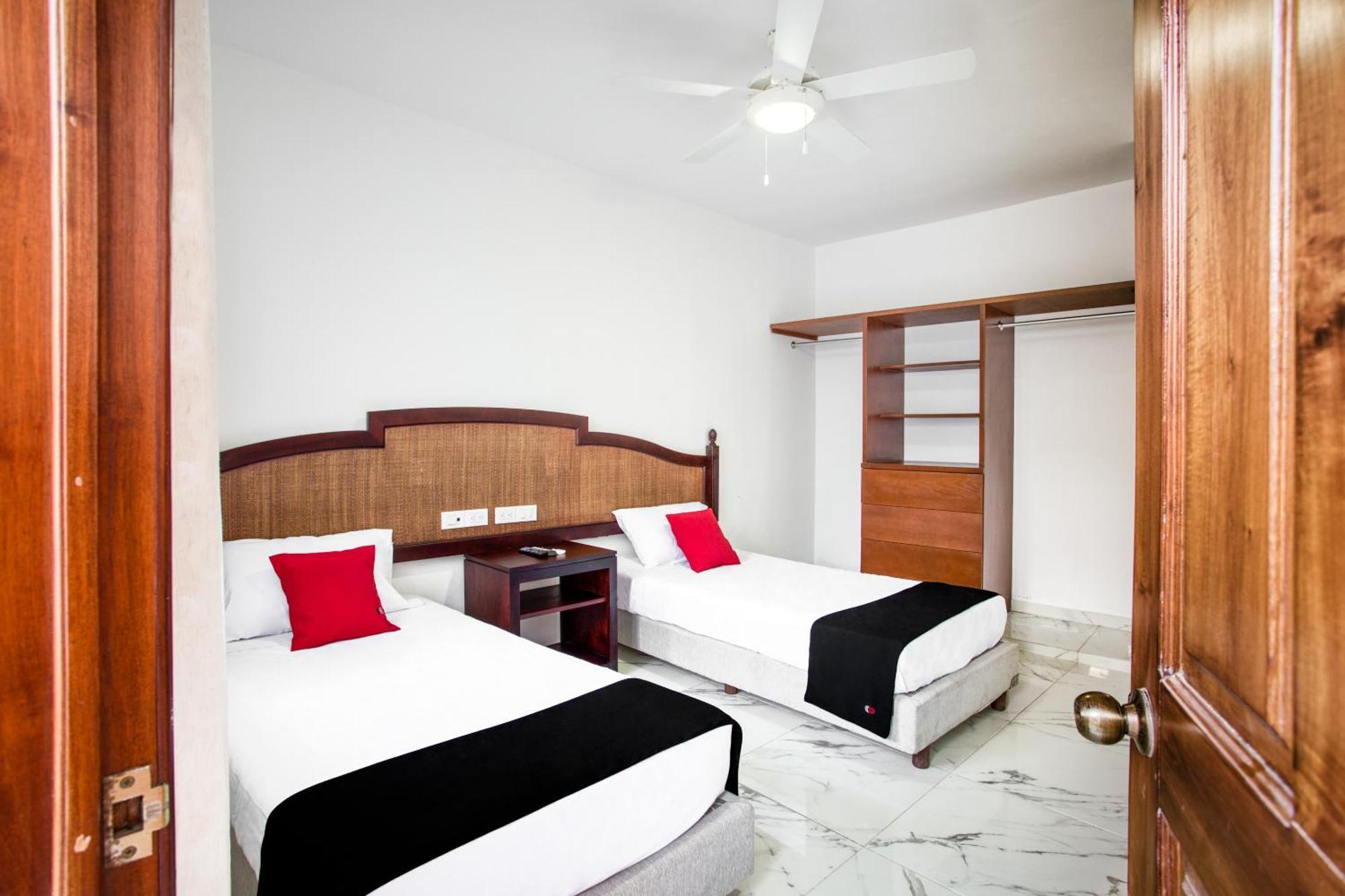 Capital O Yukon Playa del Carmen
