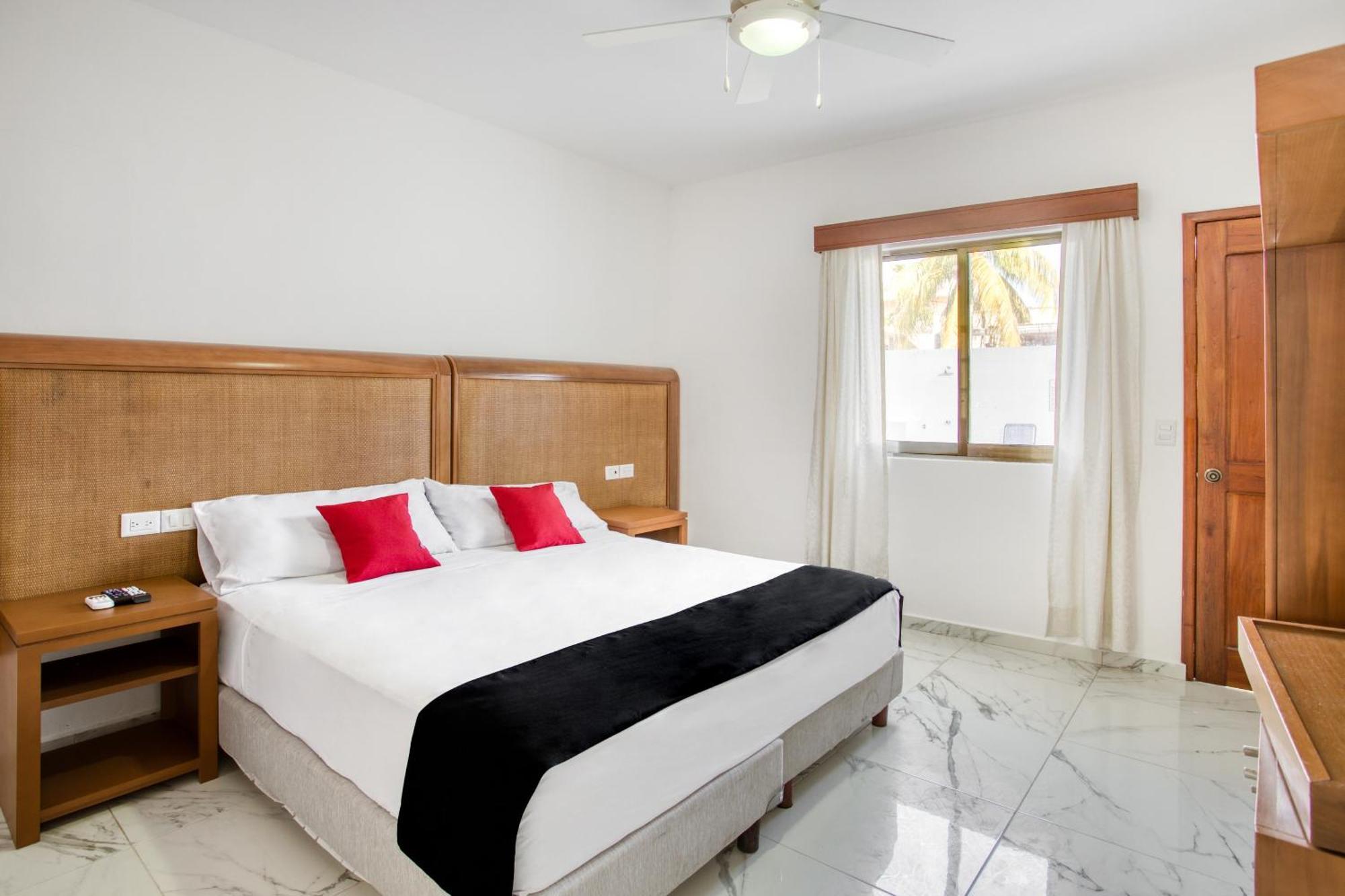 Hotel Capital O Yukon Playa del Carmen