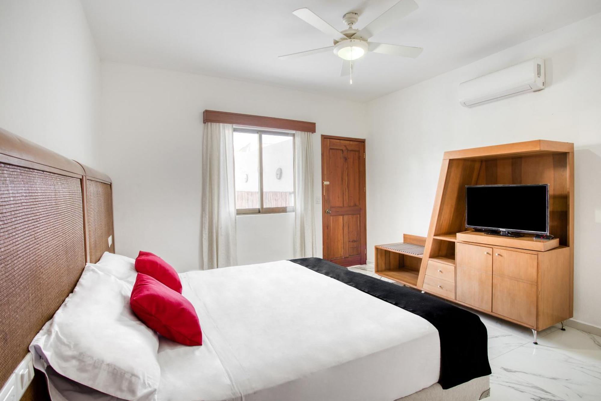 Hotel Capital O Yukon Playa del Carmen