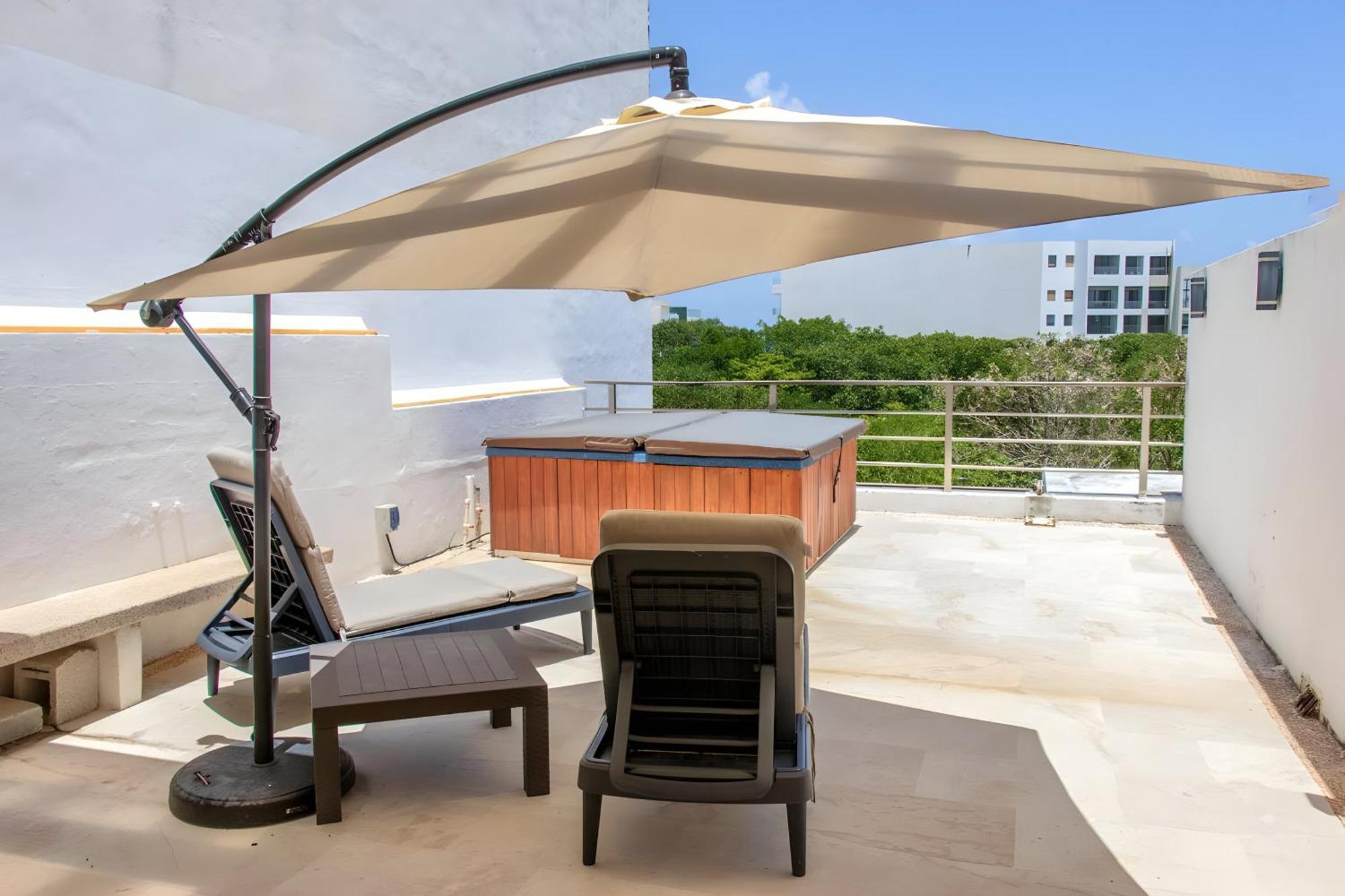 Apartment Exclusive Via Steps From 5th Avenue & Beaches Playa del Carmen