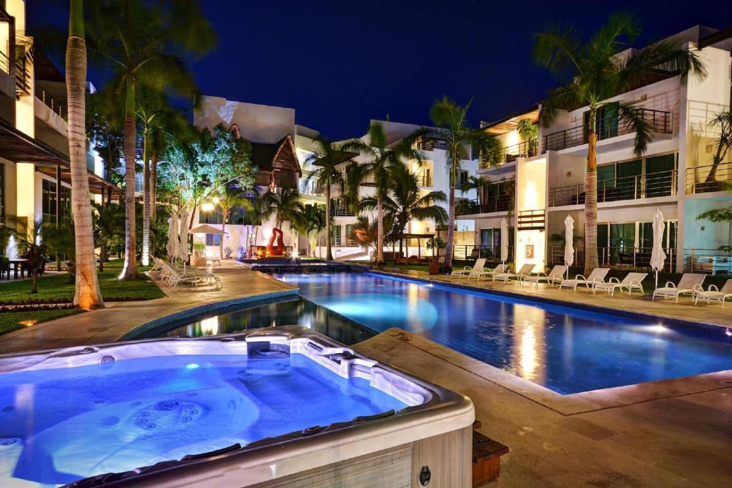 Apartment Exclusive Via Steps From 5th Avenue & Beaches *