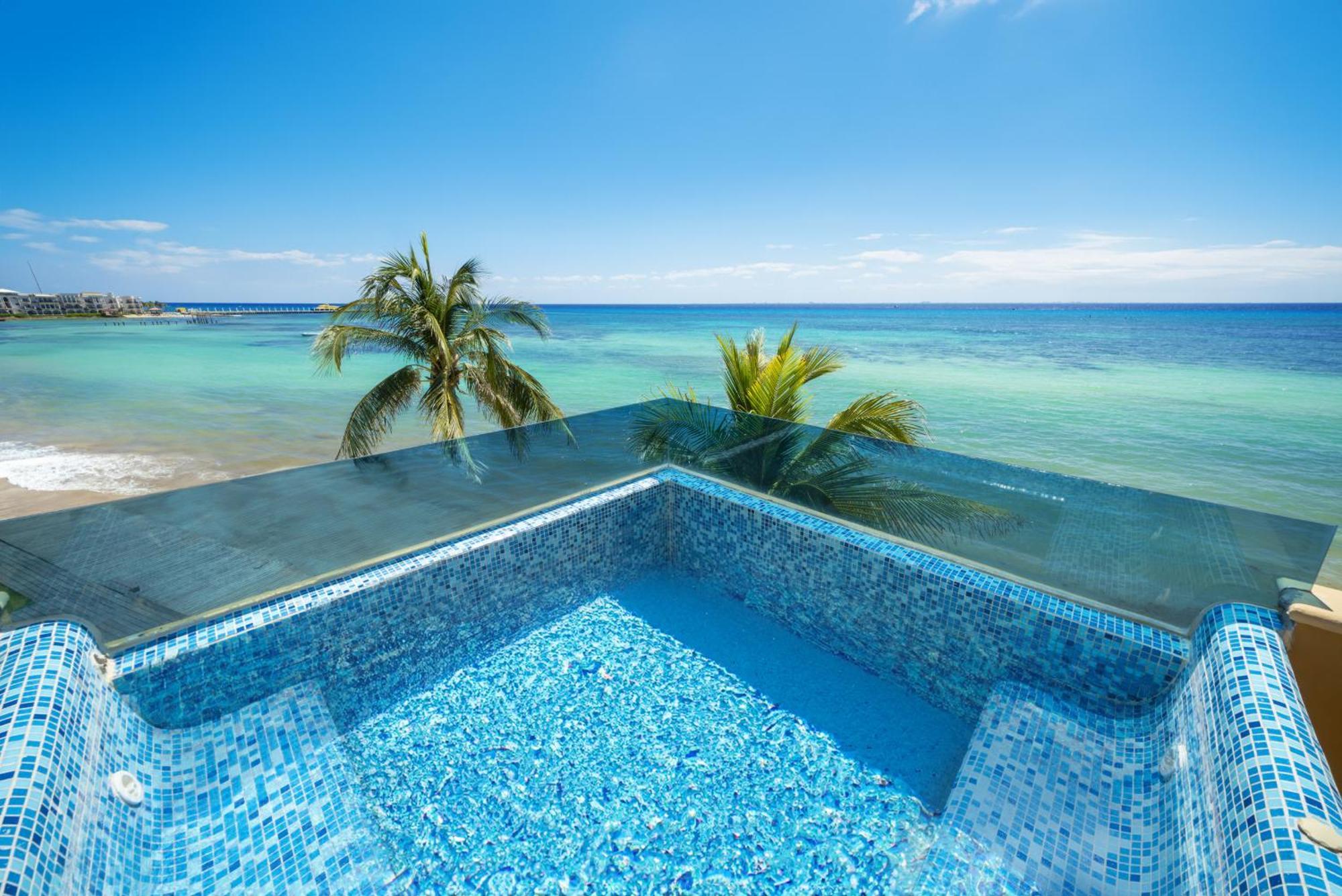 Luxury Beachfront With 3 Bedrooms & Ocean View - El Faro Residences * Playa del Carmen