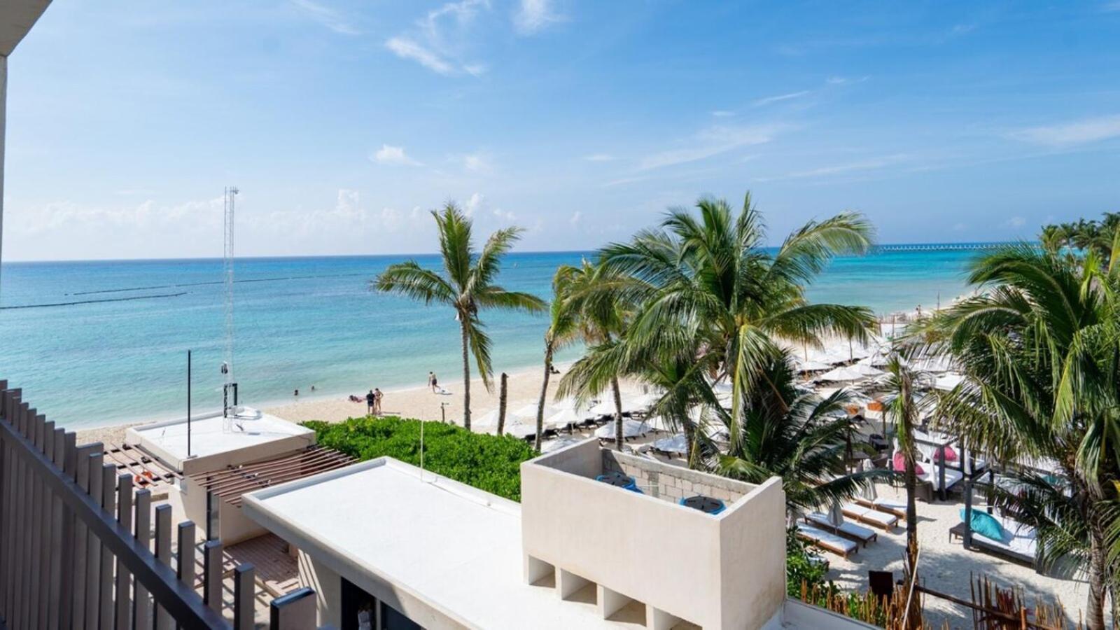 Beachfront Roof Pool 5th Ave 2 Blocks Gym * Playa del Carmen
