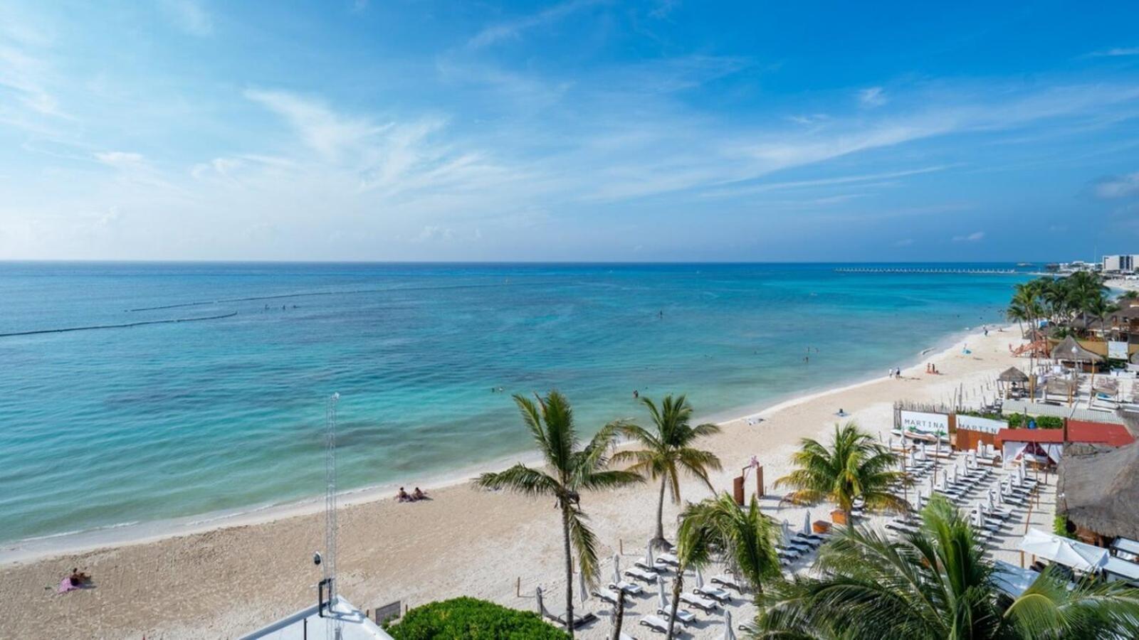 Beachfront Roof Pool 5th Ave 2 Blocks Gym Playa del Carmen