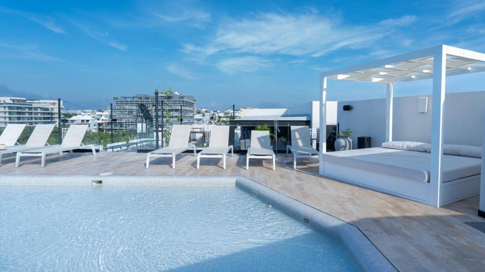Apartment Beachfront Roof Pool 5th Ave 2 Blocks Gym *