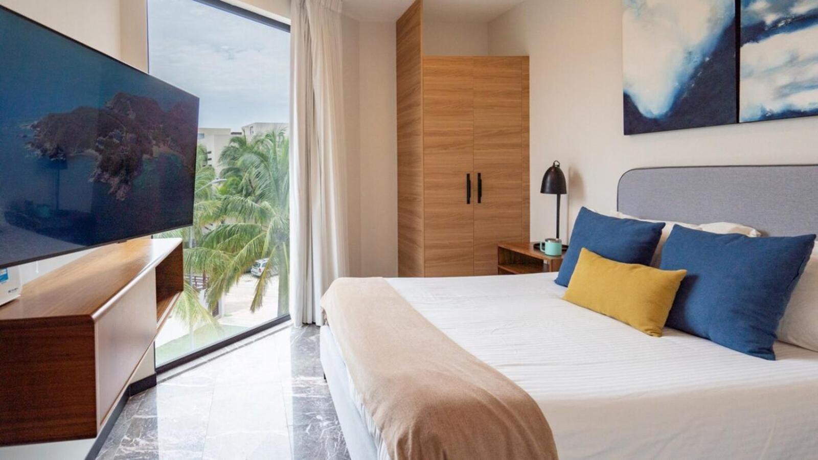 Apartment Beachfront Roof Pool 5th Ave 2 Blocks Gym Playa del Carmen