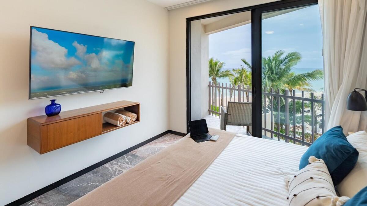 Beachfront Roof Pool 5th Ave 2 Blocks Gym Playa del Carmen