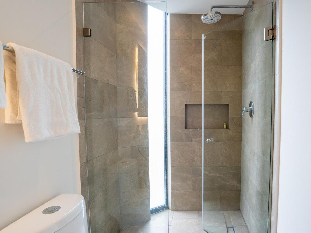 Beachfront Roof Pool 5th Ave 2 Blocks Gym Apartment *