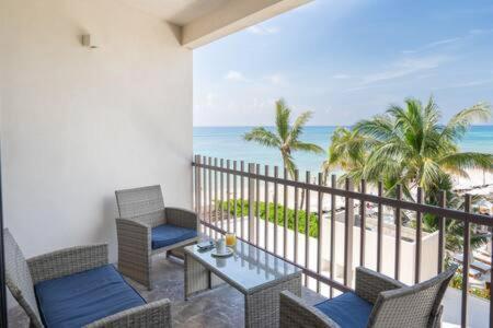 Apartment Beachfront Roof Pool 5th Ave 2 Blocks Gym