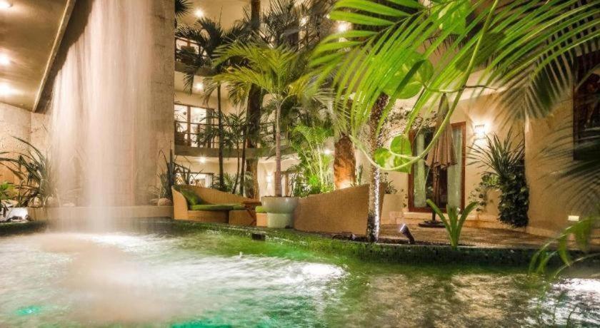 Maya Hotel