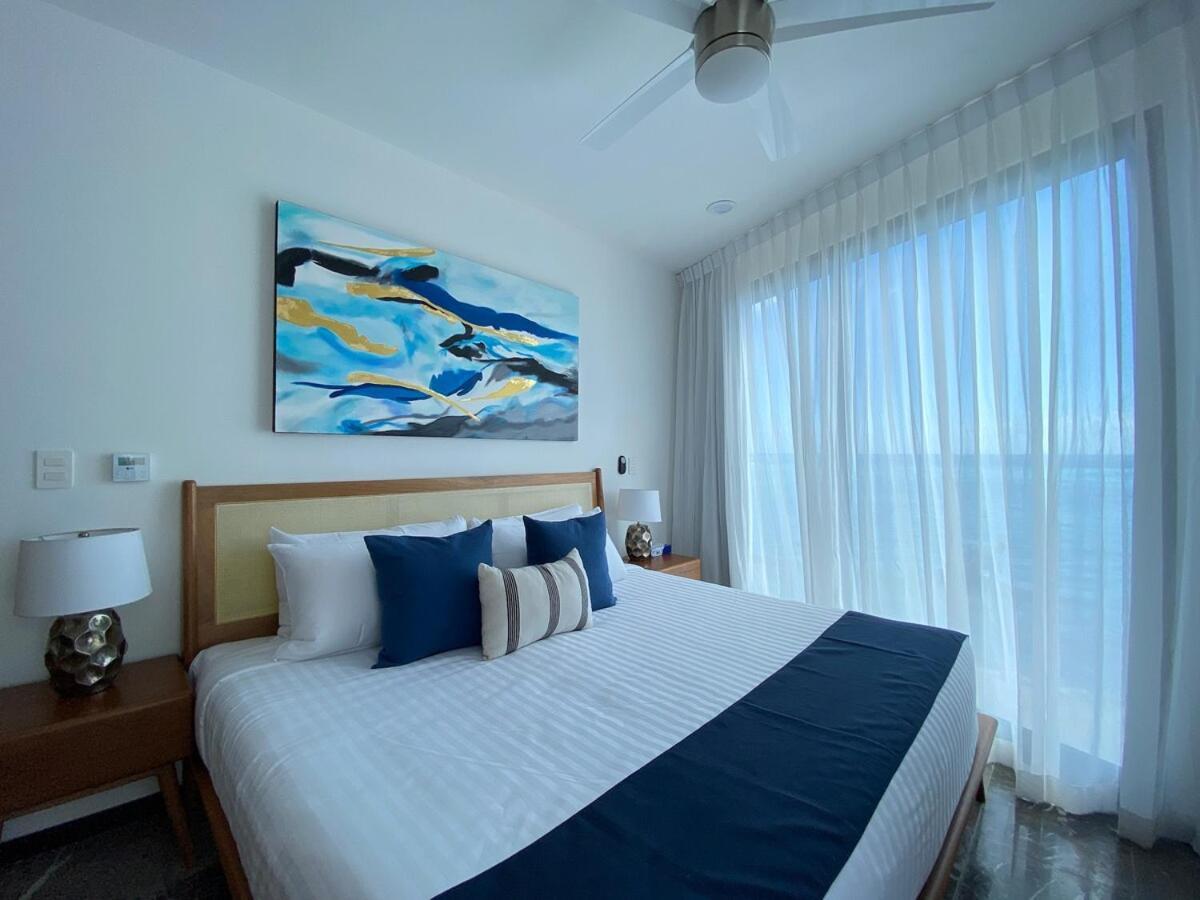 Ocean Front! Amazing Rooftop Pool, Walk To Fifth! * Playa del Carmen