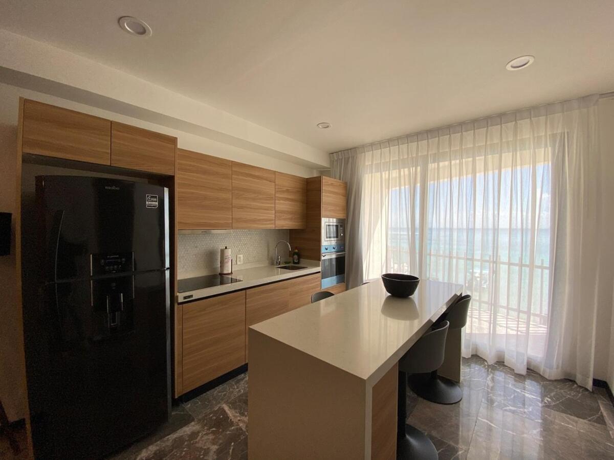 Ocean Front! Amazing Rooftop Pool, Walk To Fifth! Căn hộ *